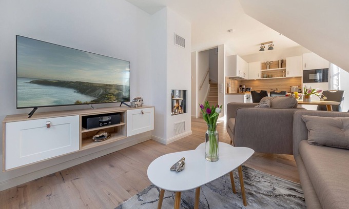 Zingst Apartment | Poppy suite for 4 pers. with fireplace