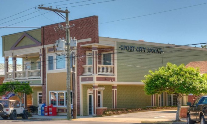 Southport Apartment | Port at Captain's Bridge