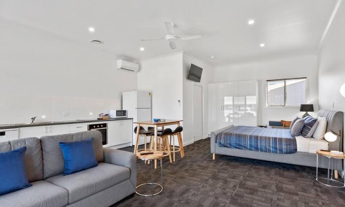 Port Lincoln Apartment | Port Lincoln Shark Apartment 6