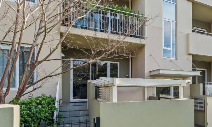 Port Melbourne Apartment | Port Melb. Penthouse Resort. 2BR. 2Pools/Spa/Gym