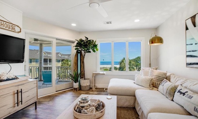 Isle of Palms Villa | Port O'Call D-303