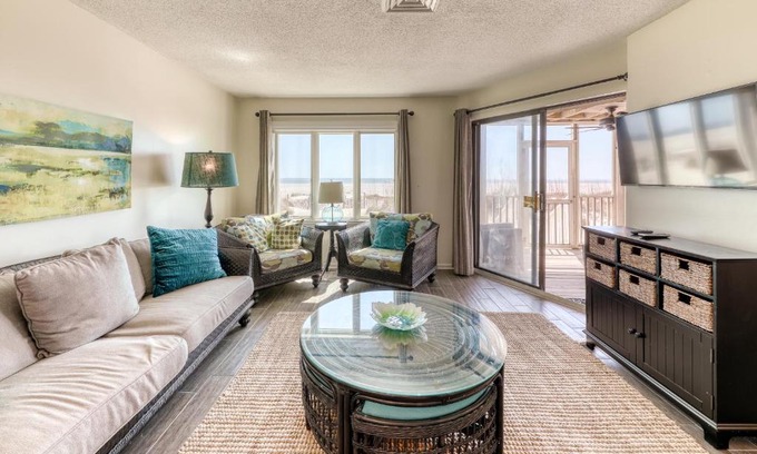Isle of Palms Villa | Port O'Call F-102