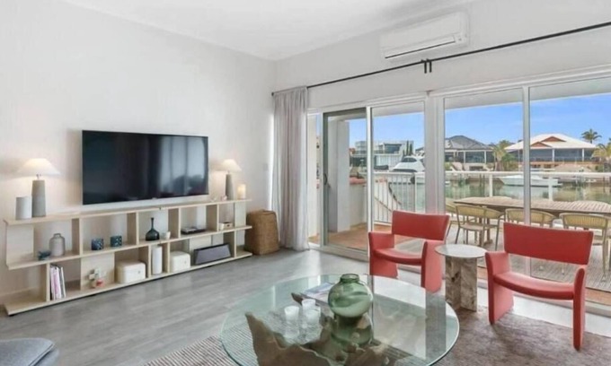 Halls Head House | Port Sails Escape -Water front Townhouse