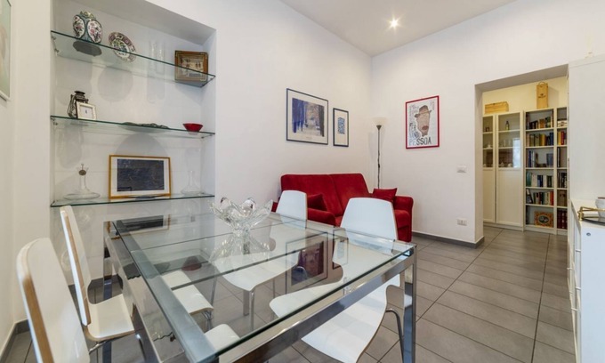 Salario Apartment | Porta Pia & Villa Torlonia Apartment con Balcone