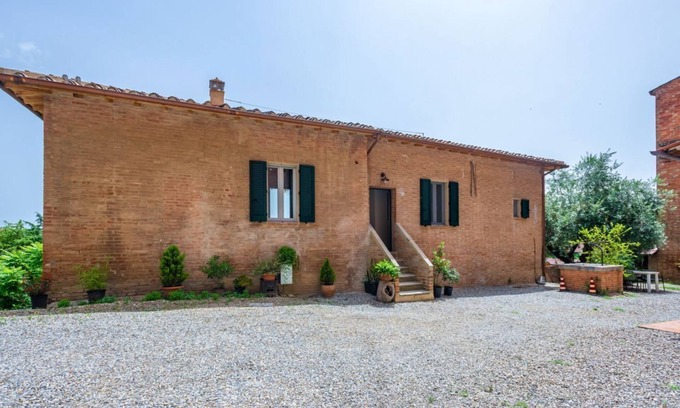 Siena Villa | Porta Romana Elegant House with Private Parking!