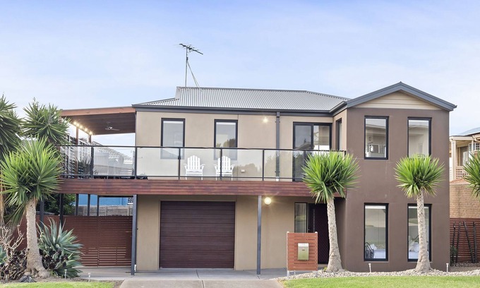 Bellarine House | Portarlington Gem - Two storey retreat with great views.