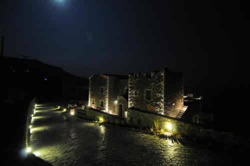 Omales Hotel | Porto Mani Suites
