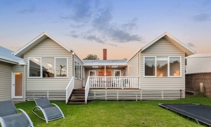 Portsea House | Portsea Family Comfort With an Easy Walk to the Beach and Village