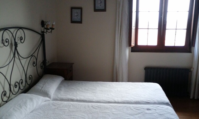 San Roman de la Llanilla House | Posada el Jardin de Angela
