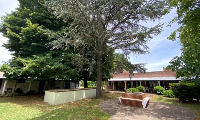 Partido de General Alvarado Hotel | Posada Las Camelias