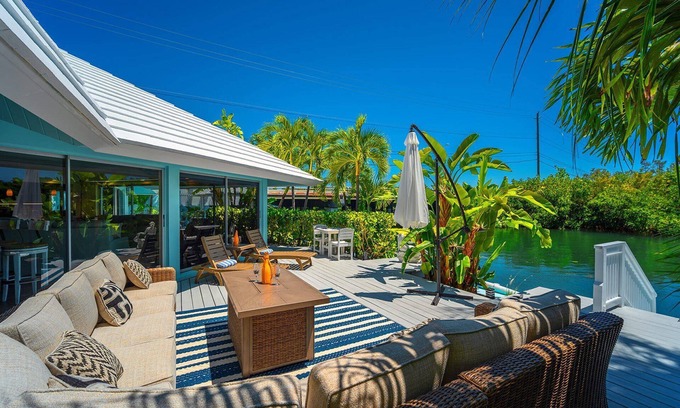 New Town House | Poseidon's Paradise: Luxury Waterfront Rental in Key West, Stunning Backyard Oasis and Private Pool!
