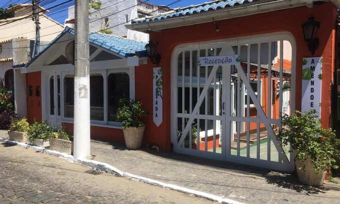 Ossos House | Pousada Amendoeira
