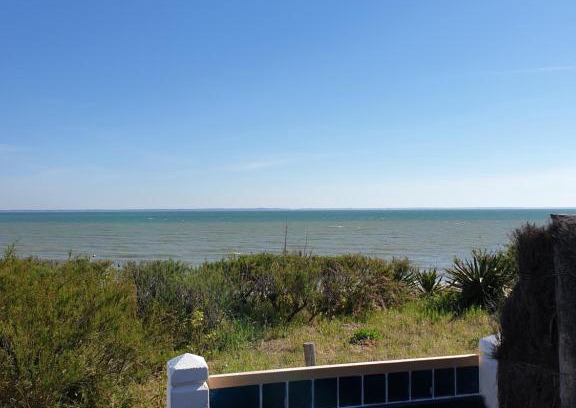 Noirmoutier-en-l'Ile House | Pousse le portail et pose toi sur la plage