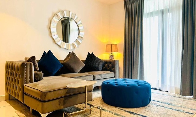 Cantonments House | Premier 1BR APT with Pool View, Embassy Gardensnn