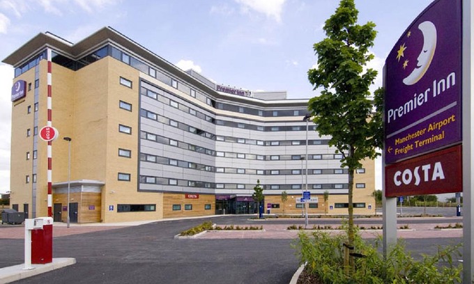 Broadheath Hotel | Premier Inn Manchester Airport Runger Lane North