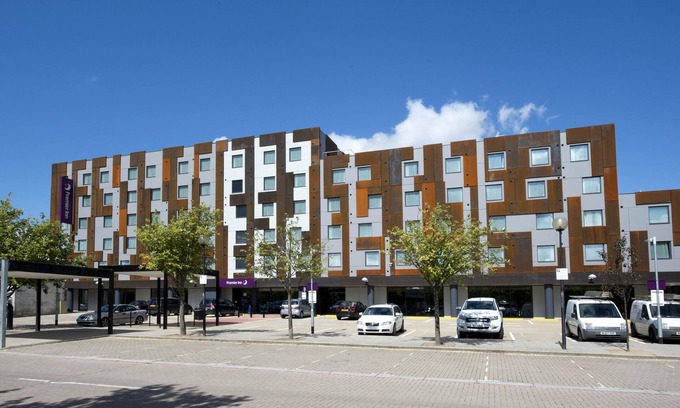 Central Milton Keynes Hotel | Premier Inn Milton Keynes Central - Theatre District