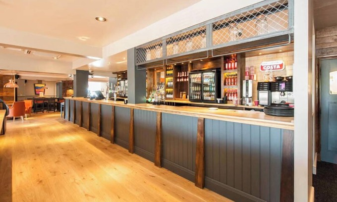 Preston Brook Hotel | Premier Inn Runcorn