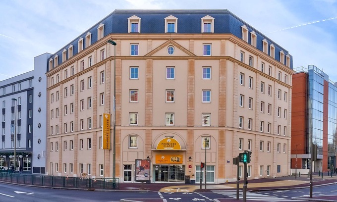 Suresnes Hotel | Premiere Classe Paris Ouest - Pont De Suresnes