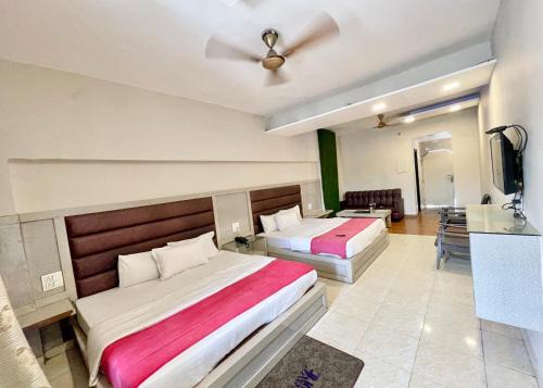 Haridwar Hotel | PREMIUM HOTEL S D Near Railwary Station Maa Mansa Devi Temple - Fully Air conditioned Room - Lift And Parking Available -Best Hotel In Haridwar