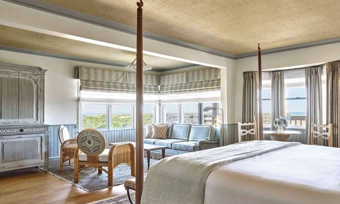 Duck Apartment | Premium King | Oceanview + Award-Winning Spa