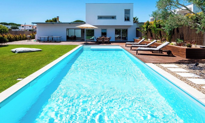 Fornos House | Premium Villa with Private Pool in Aldeia do Meco