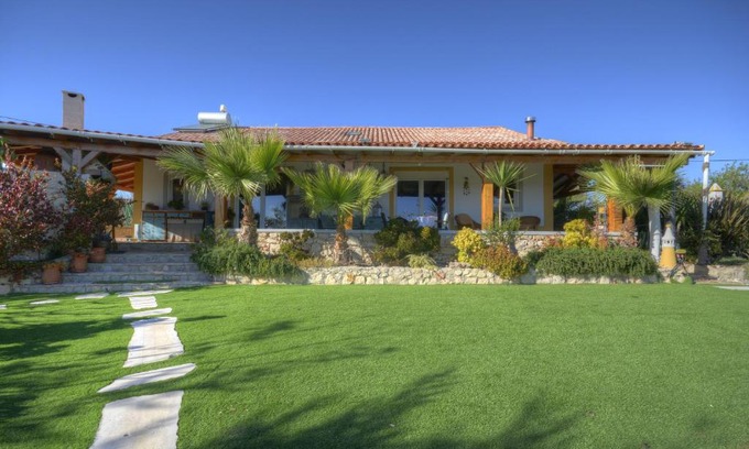 Albufeira Villa | Prestige for Home - Moradia com Piscina, Jardim e Estacionamento Paderne/Albufeira