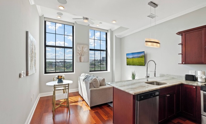 Olde Kensington Apartment | Prestigious 1BR w/Rooftop Pool