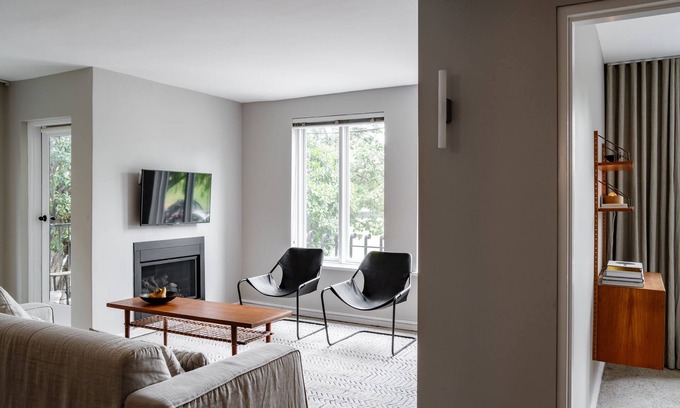 Prahran Apartment | Prestigious in Prahran by Ready Set Stay- linen, WIFI, across the road from park