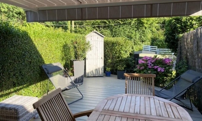 Villers-sur-Mer Cottage | Pretty Cottage with small garden