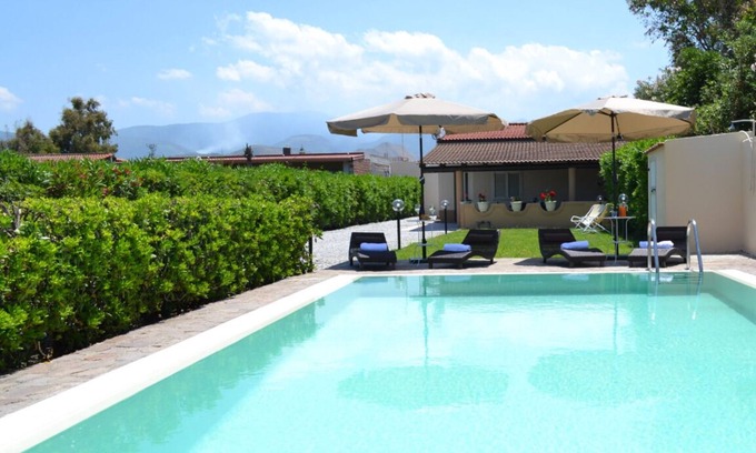 Castroreale Terme Villa | Pretty villa with swimming pool very close to the sea
