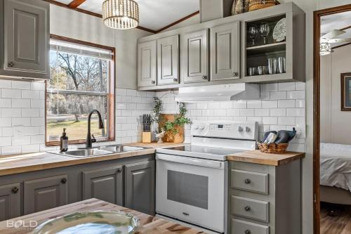 Uncertain House | Price Drop For This Weekend, Lakefront, Canoes & K