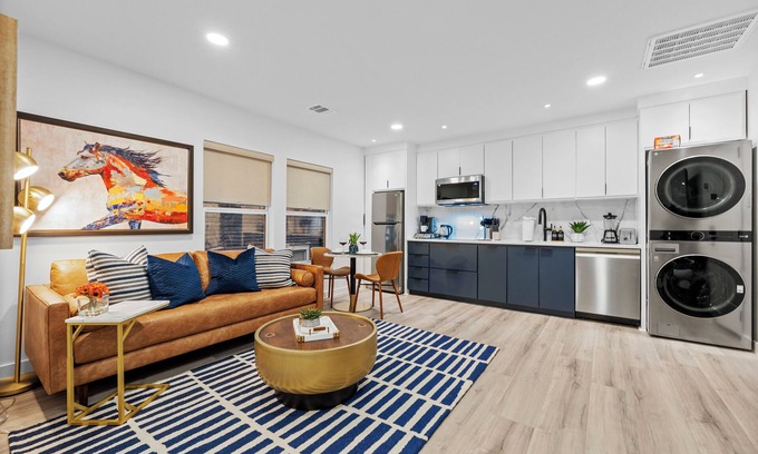 Oak Cliff Apartment | Prime Location: Stylish 1BR Retreat in Bishop Arts