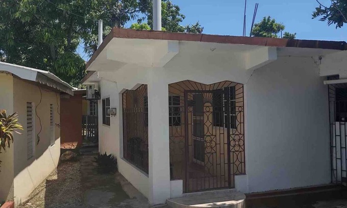 West End Cottage | Prime Negril Location - 2br brand new apartment. New Water tank installed.