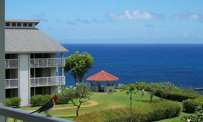 Princeville Condo | Prime Oceanfront End Unit-View-Family-friendly Cliffs Resort at Bargain Rates