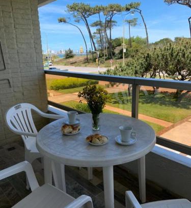Cantegril Apartment | Primera línea frente al mar, sobre Rambla playa Mansa