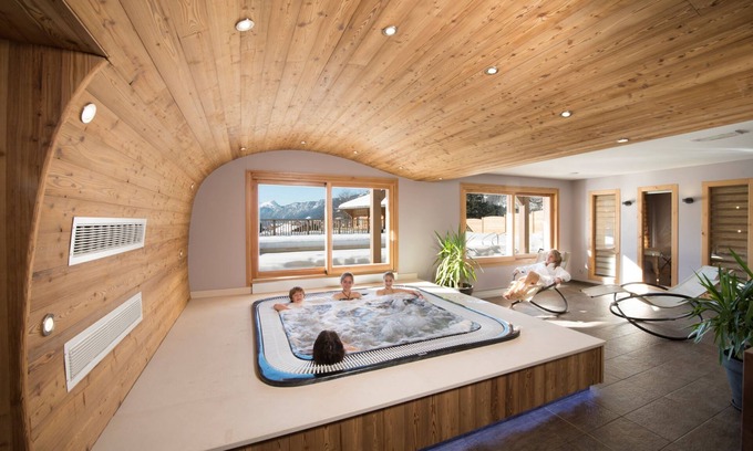 Saint-Jean-de-Sixt Apartment | PRIMEVERE gite with SPA and summer SWIMMING POOL