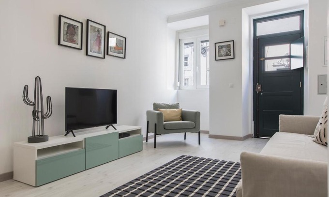 Merces Apartment | Principe Real: Elegant flat with terrace