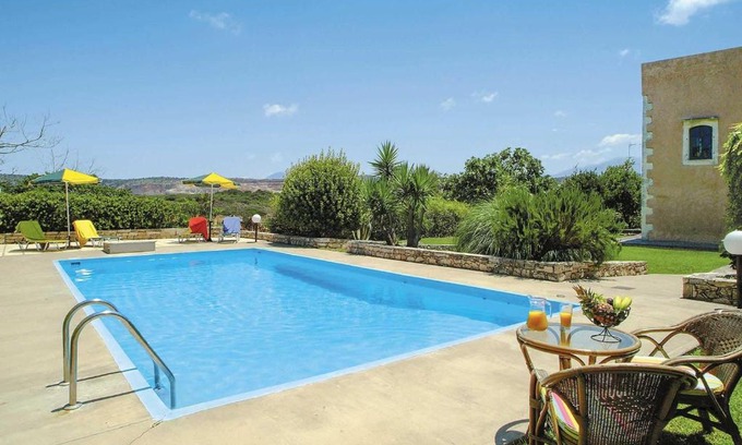 Prinos Villa | Prinos Villa Sleeps 4 Air Con WiFi