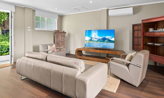 Burradoo Apartment | Pristine 1-Bed Studio cottage with pool