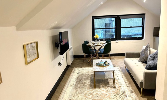 Worthing Apartment | Pristine flat within heart of worthing