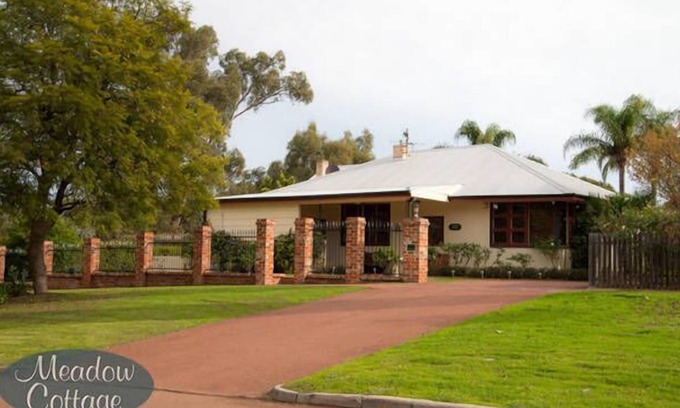Guildford House | Priv House+Pool+Wi-Fi+10 min from Perth & Wineries