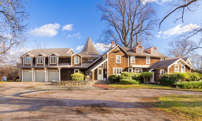 Saunderstown House | Privacy Abound with this Custom Sprawling Home on 6+ Acres - Central Air, Game Room and Beach Passes