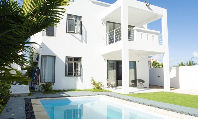 Tamarin Villa | Private 4-Bed Villa La Tourelle, Sleeps 8, Pool