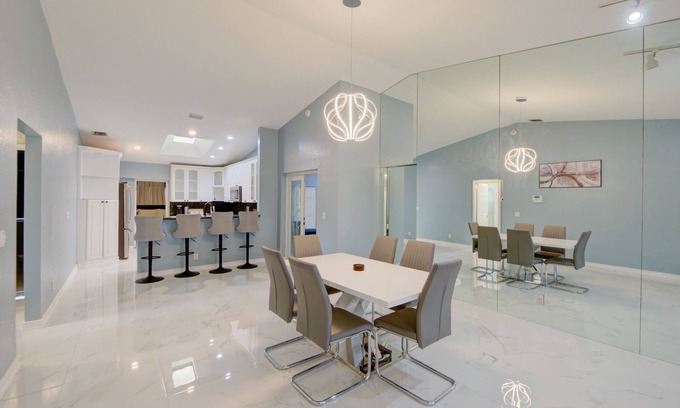 Sunrise House | Private 4-bedroom/2-bath lakeview house w/air hockey/pool/ping pong table