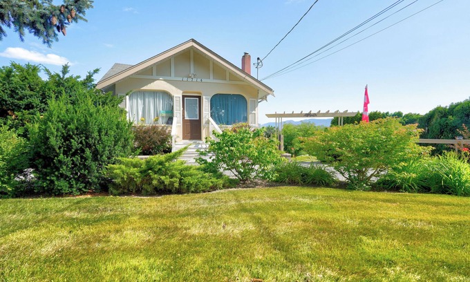 Okanagan-Similkameen House | Private 4-bedroom Suite For The Delight Of Children And Adults Alike