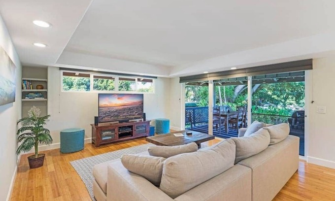 Kahana House | Private 4bd Home, Walk to Beach