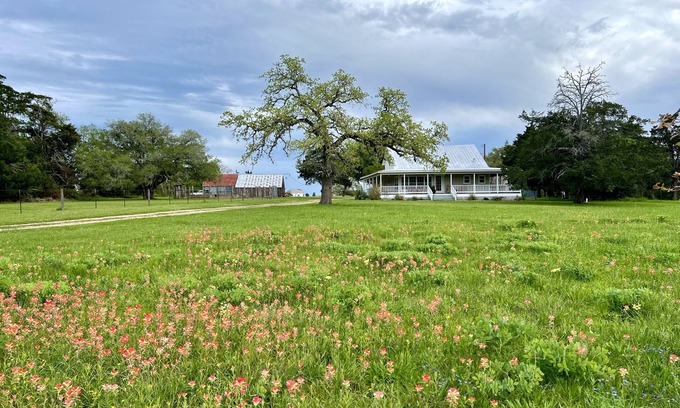Round Top Other | Private 5-acre Retreat Perfect For Weddings, Family Reunions & Corporate Events!