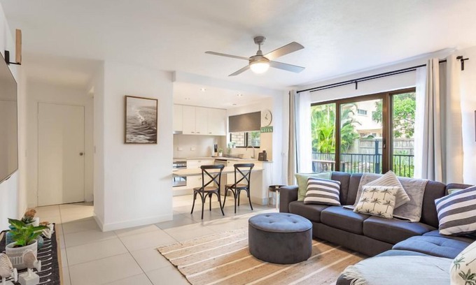 Maroochydore Apartment | Private and tranquil in the heart of Cotton Tree