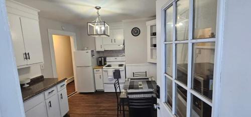 Middletown Apartment | Private Apt In Middletown-wesleyan