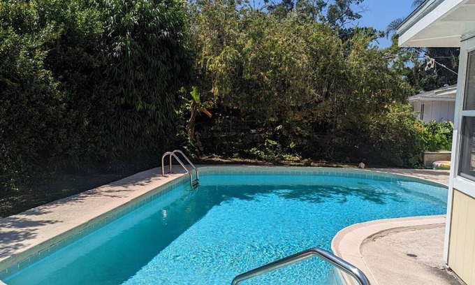 Vero Beach South House | Private backyard pool oasis.15 min to ocean!